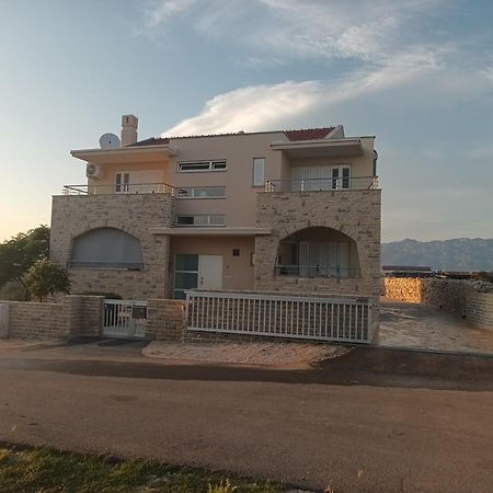 Apartmani Lucija 포블랴나 외부 사진