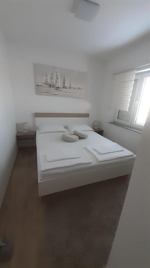 Apartmani Lucija 포블랴나 외부 사진