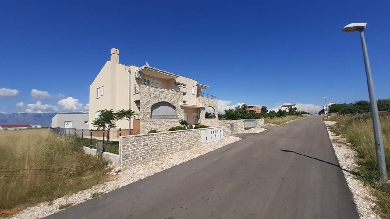 Apartmani Lucija 포블랴나 외부 사진