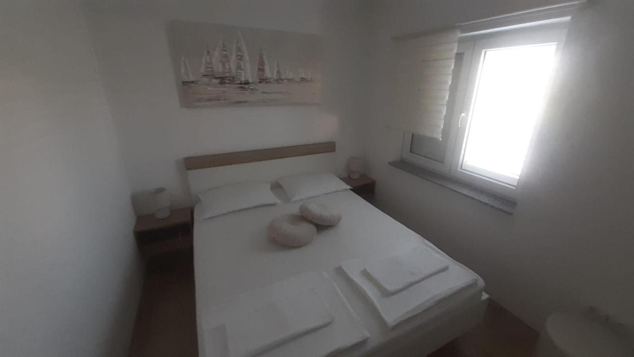 Apartmani Lucija 포블랴나 외부 사진