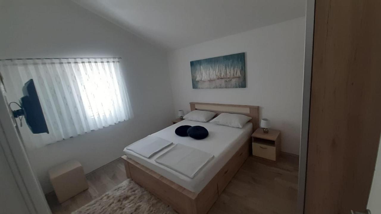 Apartmani Lucija 포블랴나 외부 사진