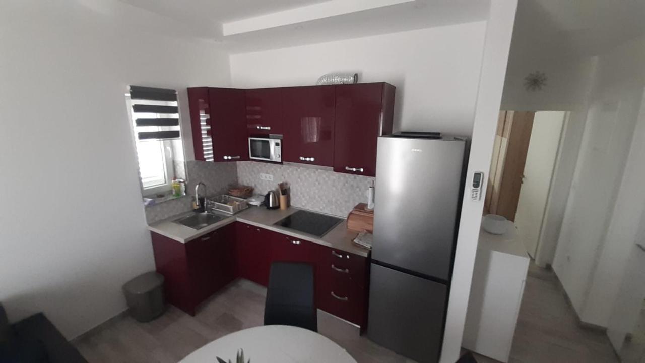 Apartmani Lucija 포블랴나 외부 사진