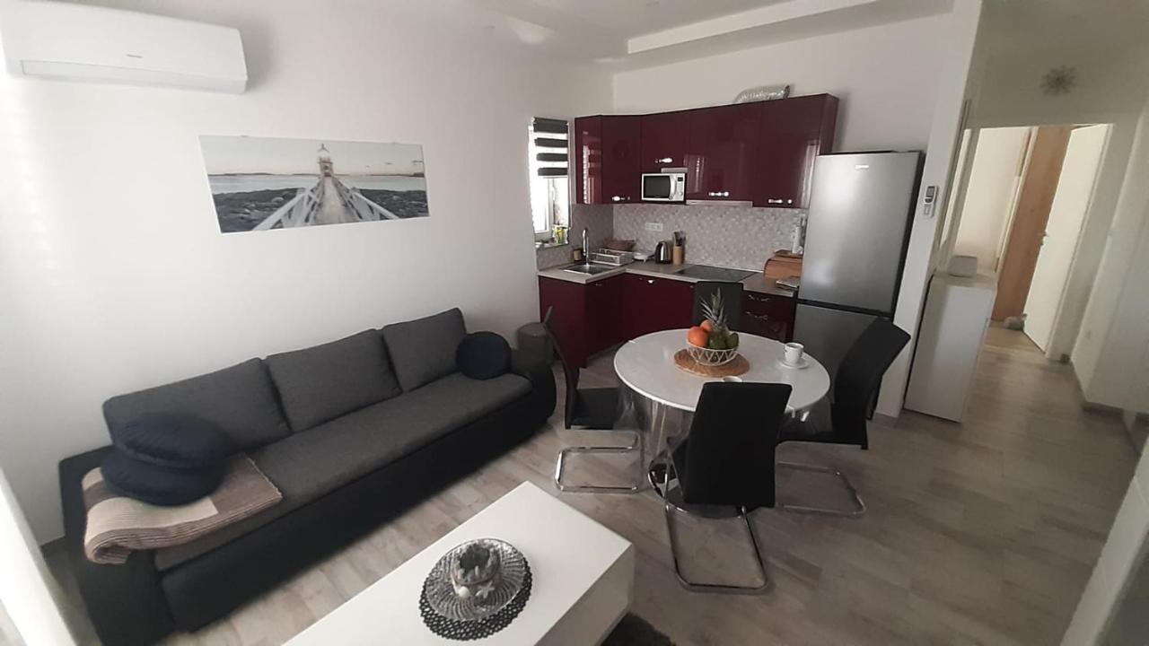 Apartmani Lucija 포블랴나 외부 사진