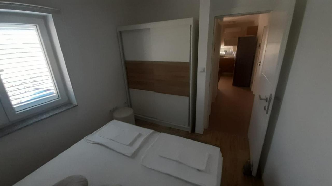 Apartmani Lucija 포블랴나 외부 사진