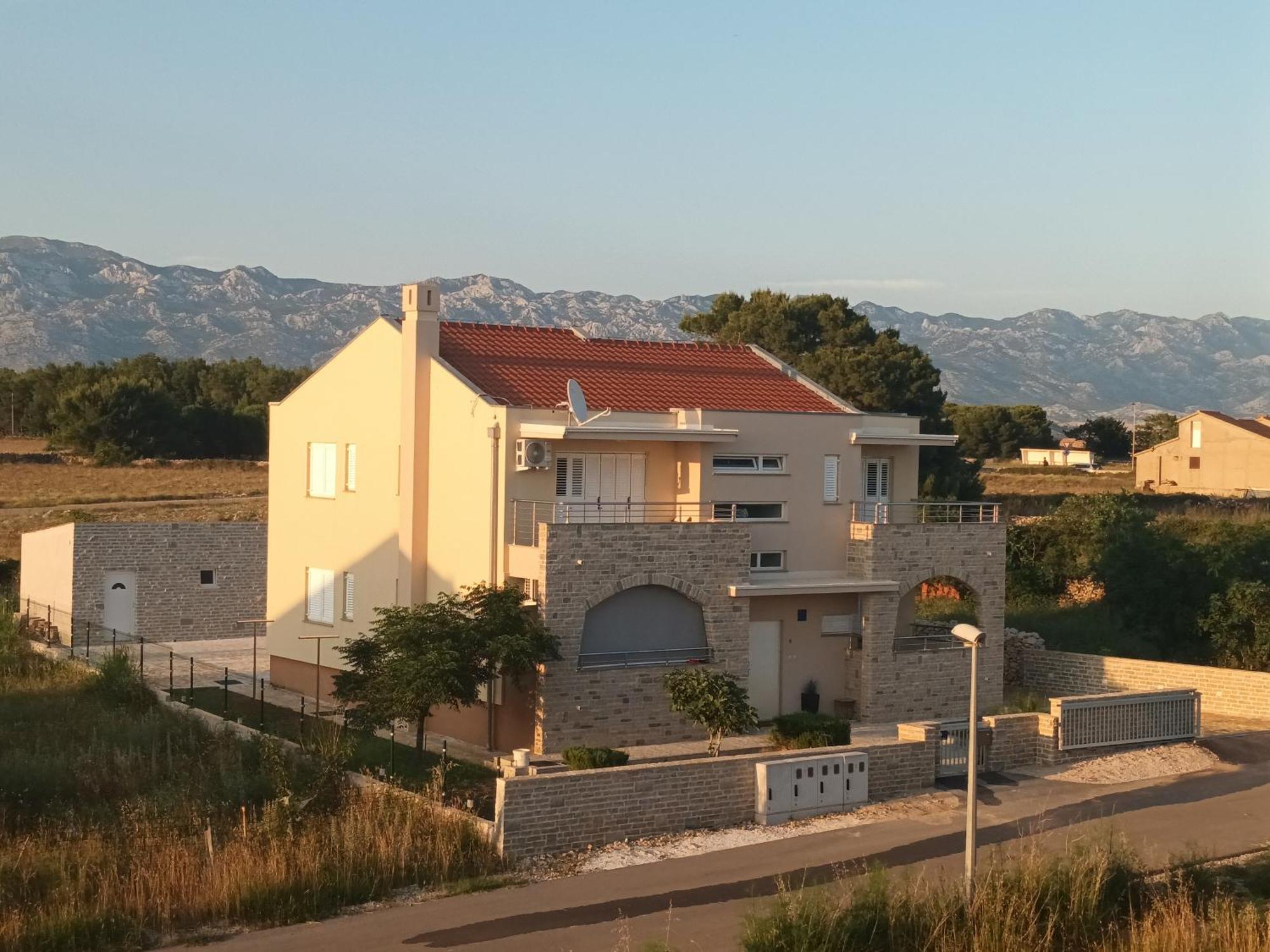 Apartmani Lucija 포블랴나 외부 사진